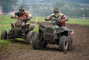 Montfaucon-en-Velay : un bain de boue pour 224 pilotes de motos et quads