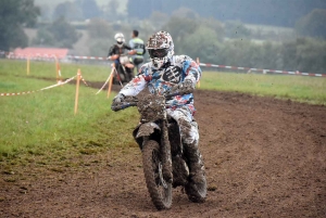 Montfaucon-en-Velay : un bain de boue pour 224 pilotes de motos et quads