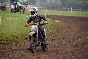 Montfaucon-en-Velay : un bain de boue pour 224 pilotes de motos et quads