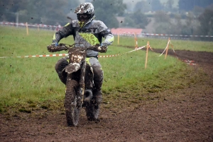 Montfaucon-en-Velay : un bain de boue pour 224 pilotes de motos et quads