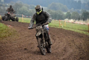 Montfaucon-en-Velay : un bain de boue pour 224 pilotes de motos et quads