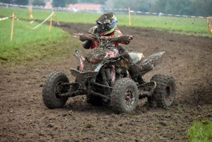 Montfaucon-en-Velay : un bain de boue pour 224 pilotes de motos et quads