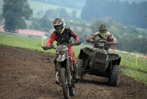 Montfaucon-en-Velay : un bain de boue pour 224 pilotes de motos et quads