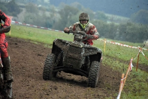 Montfaucon-en-Velay : un bain de boue pour 224 pilotes de motos et quads