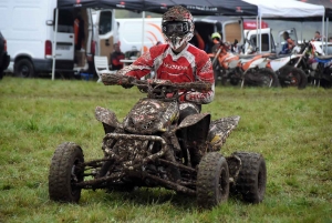 Montfaucon-en-Velay : un bain de boue pour 224 pilotes de motos et quads