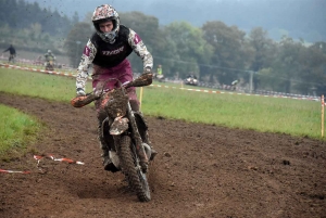 Montfaucon-en-Velay : un bain de boue pour 224 pilotes de motos et quads