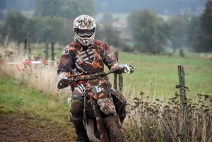 Montfaucon-en-Velay : un bain de boue pour 224 pilotes de motos et quads