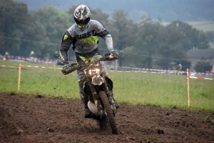 Montfaucon-en-Velay : un bain de boue pour 224 pilotes de motos et quads