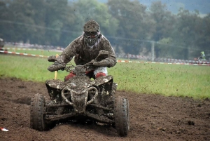 Montfaucon-en-Velay : un bain de boue pour 224 pilotes de motos et quads