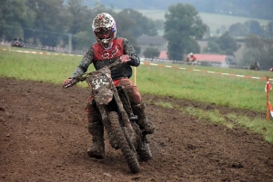 Montfaucon-en-Velay : un bain de boue pour 224 pilotes de motos et quads