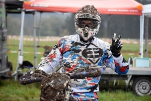 Montfaucon-en-Velay : un bain de boue pour 224 pilotes de motos et quads