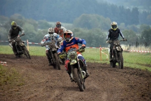 Montfaucon-en-Velay : un bain de boue pour 224 pilotes de motos et quads