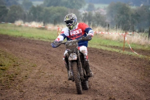 Montfaucon-en-Velay : un bain de boue pour 224 pilotes de motos et quads