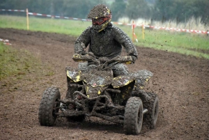 Montfaucon-en-Velay : un bain de boue pour 224 pilotes de motos et quads