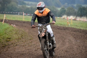 Montfaucon-en-Velay : un bain de boue pour 224 pilotes de motos et quads