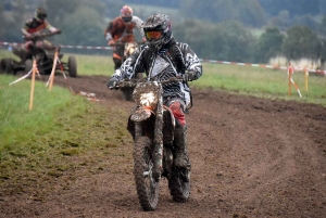 Montfaucon-en-Velay : un bain de boue pour 224 pilotes de motos et quads