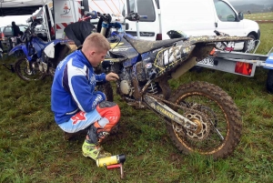 Montfaucon-en-Velay : un bain de boue pour 224 pilotes de motos et quads