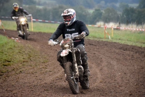 Montfaucon-en-Velay : un bain de boue pour 224 pilotes de motos et quads