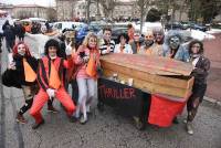 Saint-Didier-en-Velay : des confettis et quelques gouttes de pluie pour le 51e Carnaval (photos et vidéo)