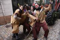 Saint-Didier-en-Velay : des confettis et quelques gouttes de pluie pour le 51e Carnaval (photos et vidéo)