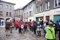 Saint-Didier-en-Velay : des confettis et quelques gouttes de pluie pour le 51e Carnaval (photos et vidéo)