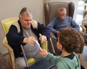 Beauzac : les bambins de l&#039;école privée rendent visite aux personnes âgées