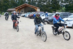 21 mobylettes en road-trip dimanche à Bas-en-Basset