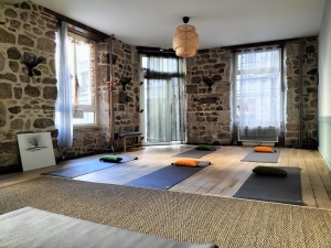 Monistrol-sur-Loire : elle transforme son restaurant en salle de yoga