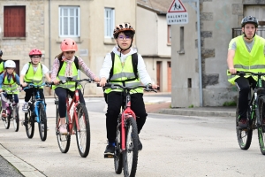 Sainte-Sigolène : les CM2 de l&#039;école Germaine-Tillion en immersion en vélo dans les rues