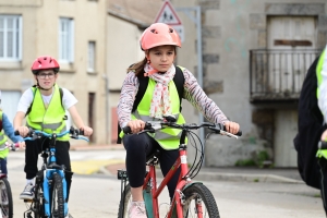 Sainte-Sigolène : les CM2 de l&#039;école Germaine-Tillion en immersion en vélo dans les rues