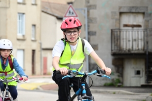 Sainte-Sigolène : les CM2 de l&#039;école Germaine-Tillion en immersion en vélo dans les rues