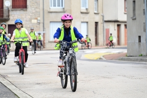 Sainte-Sigolène : les CM2 de l&#039;école Germaine-Tillion en immersion en vélo dans les rues