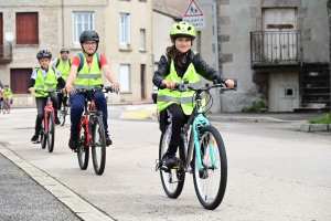 Sainte-Sigolène : les CM2 de l&#039;école Germaine-Tillion en immersion en vélo dans les rues