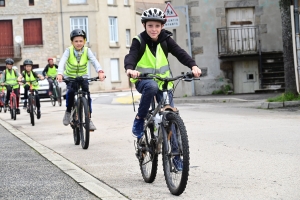 Sainte-Sigolène : les CM2 de l&#039;école Germaine-Tillion en immersion en vélo dans les rues