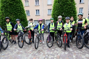 Sainte-Sigolène : les CM2 de l&#039;école Germaine-Tillion en immersion en vélo dans les rues