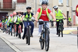 Sainte-Sigolène : les CM2 de l&#039;école Germaine-Tillion en immersion en vélo dans les rues