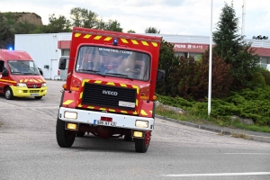 Monistrol-sur-Loire : les pompiers ont fêté l&#039;arrivée dans leur nouvelle caserne avec sirène et défilé en ville (vidéo)