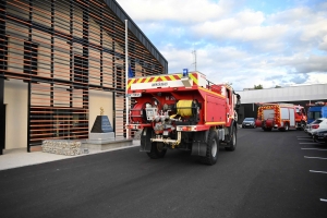 Monistrol-sur-Loire : les pompiers ont fêté l&#039;arrivée dans leur nouvelle caserne avec sirène et défilé en ville (vidéo)