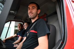 Monistrol-sur-Loire : les pompiers ont fêté l&#039;arrivée dans leur nouvelle caserne avec sirène et défilé en ville (vidéo)