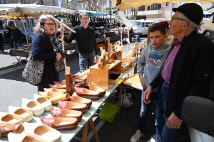 Montfaucon-en-Velay : une Foire des râteaux au beau fixe