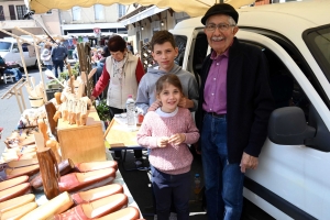 Montfaucon-en-Velay : une Foire des râteaux au beau fixe