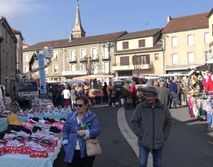 Montfaucon-en-Velay : une Foire des râteaux au beau fixe