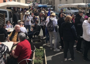 Montfaucon-en-Velay : une Foire des râteaux au beau fixe