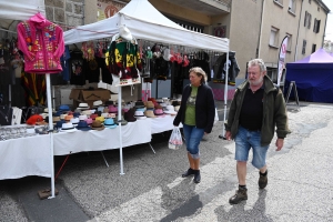 Montfaucon-en-Velay : une Foire des râteaux au beau fixe