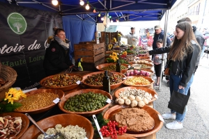 Montfaucon-en-Velay : une Foire des râteaux au beau fixe