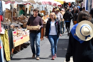 Montfaucon-en-Velay : une Foire des râteaux au beau fixe