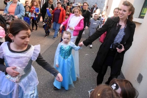 Bas-en-Basset : une grande famille de clowns pour le défilé de Carnaval