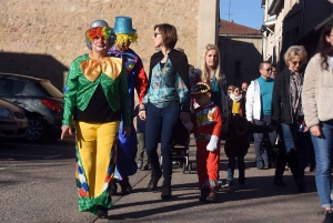 Bas-en-Basset : une grande famille de clowns pour le défilé de Carnaval