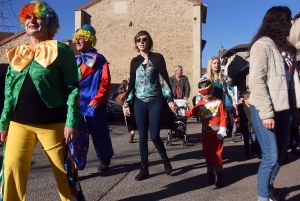 Bas-en-Basset : une grande famille de clowns pour le défilé de Carnaval