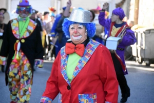 Bas-en-Basset : une grande famille de clowns pour le défilé de Carnaval